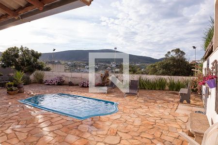 Casa de condomínio à venda com 280m², 4 quartos e 2 vagas Casa de condomínio à venda com 280m², 4 quartos e 2 vagasPiscina