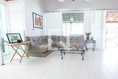 Casa de condomínio à venda com 280m², 4 quartos e 2 vagas Casa de condomínio à venda com 280m², 4 quartos e 2 vagasSala de visita