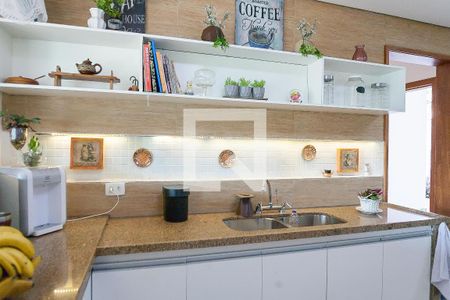 Casa de condomínio à venda com 280m², 4 quartos e 2 vagas Casa de condomínio à venda com 280m², 4 quartos e 2 vagascozinha