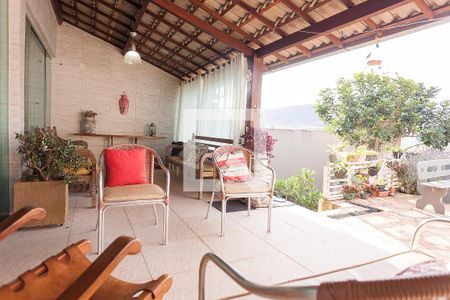 Casa de condomínio à venda com 280m², 4 quartos e 2 vagas Casa de condomínio à venda com 280m², 4 quartos e 2 vagasarea externa