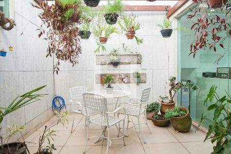 Casa de condomínio à venda com 280m², 4 quartos e 2 vagas Casa de condomínio à venda com 280m², 4 quartos e 2 vagasespaço de inverno