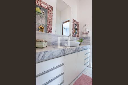 Casa de condomínio à venda com 280m², 4 quartos e 2 vagas Casa de condomínio à venda com 280m², 4 quartos e 2 vagasbanheiro semi suite 1 /2