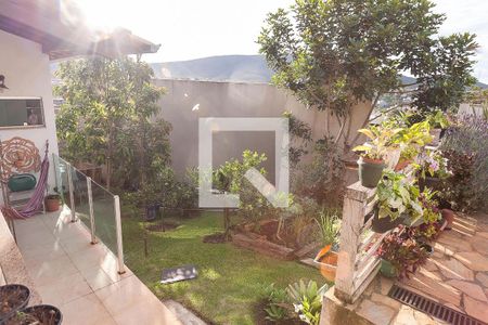 Casa de condomínio à venda com 280m², 4 quartos e 2 vagas Casa de condomínio à venda com 280m², 4 quartos e 2 vagaspomar