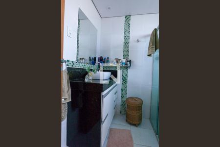 Casa de condomínio à venda com 280m², 4 quartos e 2 vagas Casa de condomínio à venda com 280m², 4 quartos e 2 vagasbanheiro closet suite 2