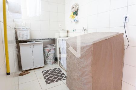 Casa de condomínio à venda com 280m², 4 quartos e 2 vagas Casa de condomínio à venda com 280m², 4 quartos e 2 vagasÁrea de Serviço