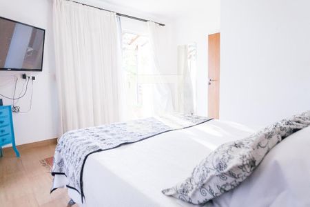 Casa de condomínio à venda com 280m², 4 quartos e 2 vagas Casa de condomínio à venda com 280m², 4 quartos e 2 vagassuite 2