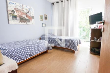 Casa de condomínio à venda com 280m², 4 quartos e 2 vagas Casa de condomínio à venda com 280m², 4 quartos e 2 vagassemi suite 2