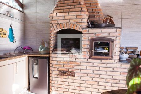 Casa de condomínio à venda com 280m², 4 quartos e 2 vagas Casa de condomínio à venda com 280m², 4 quartos e 2 vagasChurrasqueira