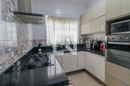 Casa à venda com 150m², 3 quartos e 2 vagas Casa à venda com 150m², 3 quartos e 2 vagasCozinha e Área de Serviço