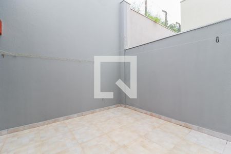 Casa à venda com 150m², 3 quartos e 2 vagas Casa à venda com 150m², 3 quartos e 2 vagasQuintal