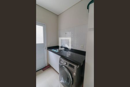 Casa à venda com 150m², 3 quartos e 2 vagas Casa à venda com 150m², 3 quartos e 2 vagasCozinha e Área de Serviço