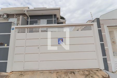 Casa à venda com 150m², 3 quartos e 2 vagas Casa à venda com 150m², 3 quartos e 2 vagasPlaca