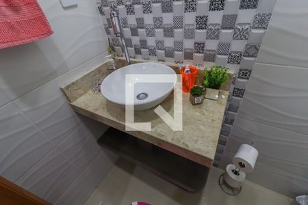 Casa à venda com 150m², 3 quartos e 2 vagas Casa à venda com 150m², 3 quartos e 2 vagasBanheiro