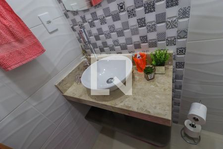 Casa à venda com 150m², 3 quartos e 2 vagas Casa à venda com 150m², 3 quartos e 2 vagasBanheiro