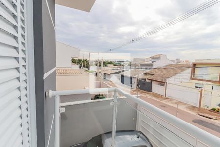 Casa à venda com 150m², 3 quartos e 2 vagas Casa à venda com 150m², 3 quartos e 2 vagasSuíte