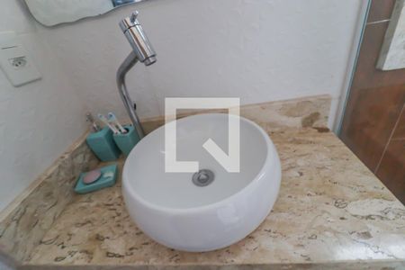 Casa à venda com 150m², 3 quartos e 2 vagas Casa à venda com 150m², 3 quartos e 2 vagasBanheiro