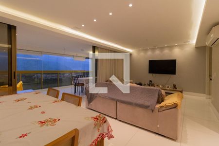 Sala de apartamento para alugar com 5 quartos, 215m² em Barra da Tijuca, Rio de Janeiro