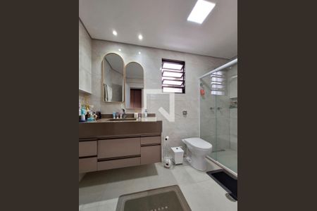 Banheiro Quarto 1 de casa à venda com 3 quartos, 189m² em Chora Menino, São Paulo