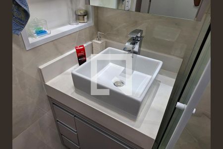 Casa à venda com 189m², 3 quartos e 4 vagas Casa à venda com 189m², 3 quartos e 4 vagasBanheiro
