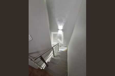 Casa à venda com 189m², 3 quartos e 4 vagas Casa à venda com 189m², 3 quartos e 4 vagasHall