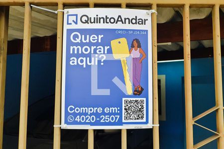 Casa à venda com 166m², 2 quartos e 2 vagas Casa à venda com 166m², 2 quartos e 2 vagasFachada