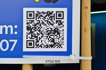 Casa à venda com 166m², 2 quartos e 2 vagas Casa à venda com 166m², 2 quartos e 2 vagasFachada