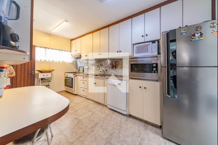 Casa à venda com 391m², 6 quartos e 4 vagasCozinha casa 2