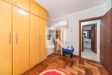 Casa à venda com 391m², 6 quartos e 4 vagasQuarto 1