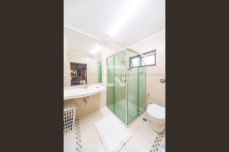 Casa à venda com 391m², 6 quartos e 4 vagasBanheiro do quarto 2 casa 2