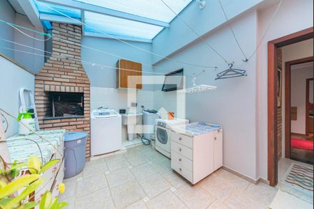 Casa à venda com 391m², 6 quartos e 4 vagasÁrea de serviço e Churrasqueira