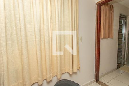 Casa à venda com 250m², 2 quartos e 2 vagasEscritório
