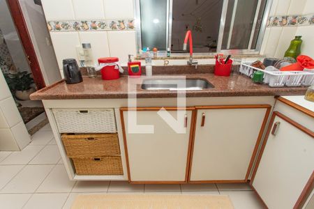 Casa à venda com 250m², 2 quartos e 2 vagasCozinha