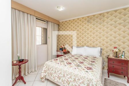 Casa à venda com 250m², 2 quartos e 2 vagasQuarto 1 - suíte