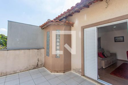 Casa à venda com 250m², 2 quartos e 2 vagasVaranda da sala de TV