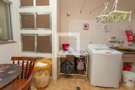 Casa à venda com 250m², 2 quartos e 2 vagasÁrea de serviço