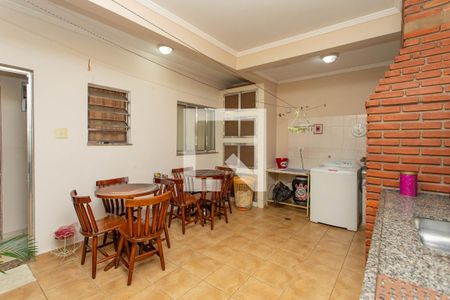 Casa à venda com 250m², 2 quartos e 2 vagasÁrea de lazer