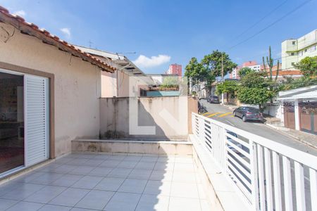 Casa à venda com 250m², 2 quartos e 2 vagasVaranda da sala de TV