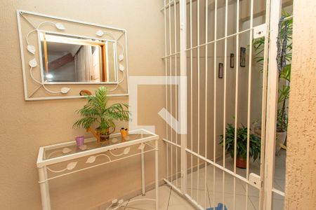 Casa à venda com 250m², 2 quartos e 2 vagasEntrada