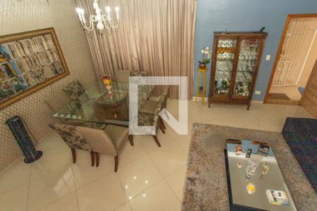 Casa à venda com 250m², 2 quartos e 2 vagasSala