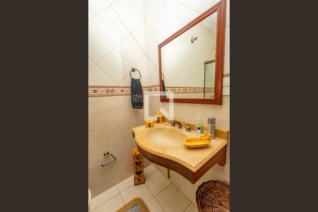 Casa à venda com 250m², 2 quartos e 2 vagasBanheiro da suíte 2