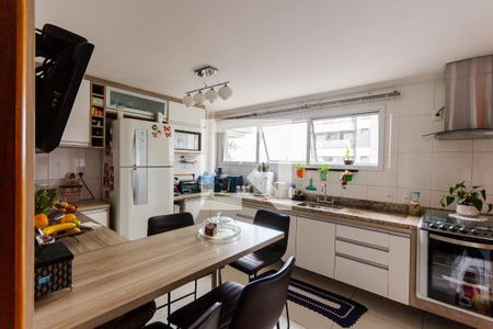 Apartamento à venda com 121m², 3 quartos e 3 vagas Apartamento à venda com 121m², 3 quartos e 3 vagasCozinha