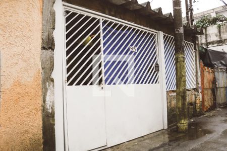 Casa à venda com 72m², 3 quartos e 1 vaga Casa à venda com 72m², 3 quartos e 1 vagaFachada