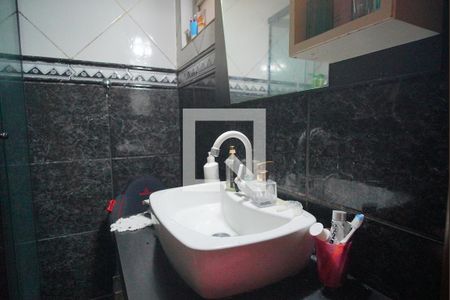 Banheiro de apartamento à venda com 1 quarto, 40m² em São Geraldo, Porto Alegre