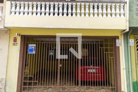 Casa à venda com 200m², 4 quartos e 2 vagasFachada