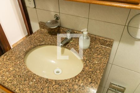 Casa à venda com 200m², 4 quartos e 2 vagasBanheiro da Suíte