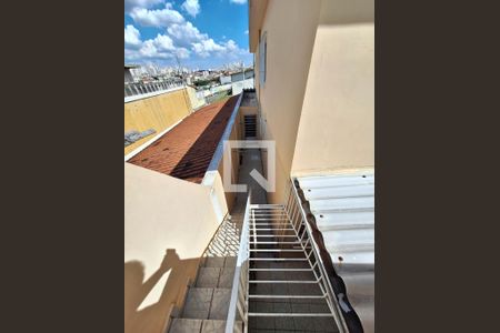 Casa à venda com 200m², 3 quartos e 2 vagasEscada
