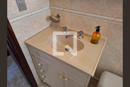 Casa à venda com 200m², 3 quartos e 2 vagasBanheiro Quarto 1