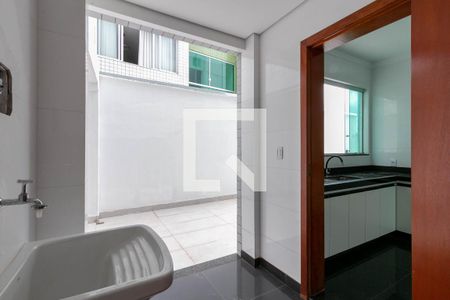 Apartamento para alugar com 161m², 3 quartos e 4 vagas Apartamento para alugar com 161m², 3 quartos e 4 vagasCozinha e Área de Serviço