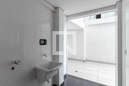 Apartamento para alugar com 161m², 3 quartos e 4 vagas Apartamento para alugar com 161m², 3 quartos e 4 vagasCozinha e Área de Serviço
