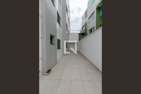 Apartamento para alugar com 161m², 3 quartos e 4 vagas Apartamento para alugar com 161m², 3 quartos e 4 vagasVaranda